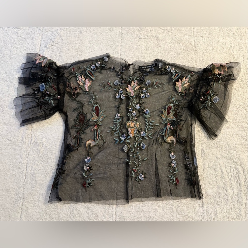 Haute Rogue Embroidered Floral Black Sheer Top Size Large EUC